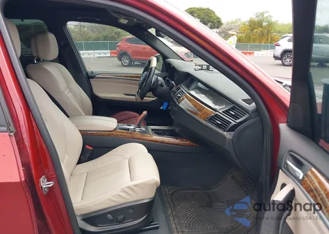 2013 BMW X5 xDrive50I z USA, uszkodzony, nr VIN 5UXZV8C53D0C15202